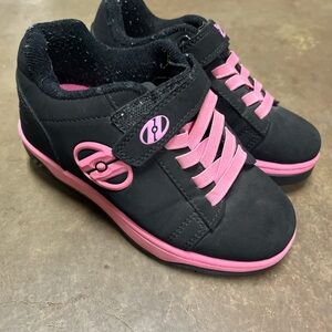 Heelys Black and Pink Sporty Sneakers with Suede Finish